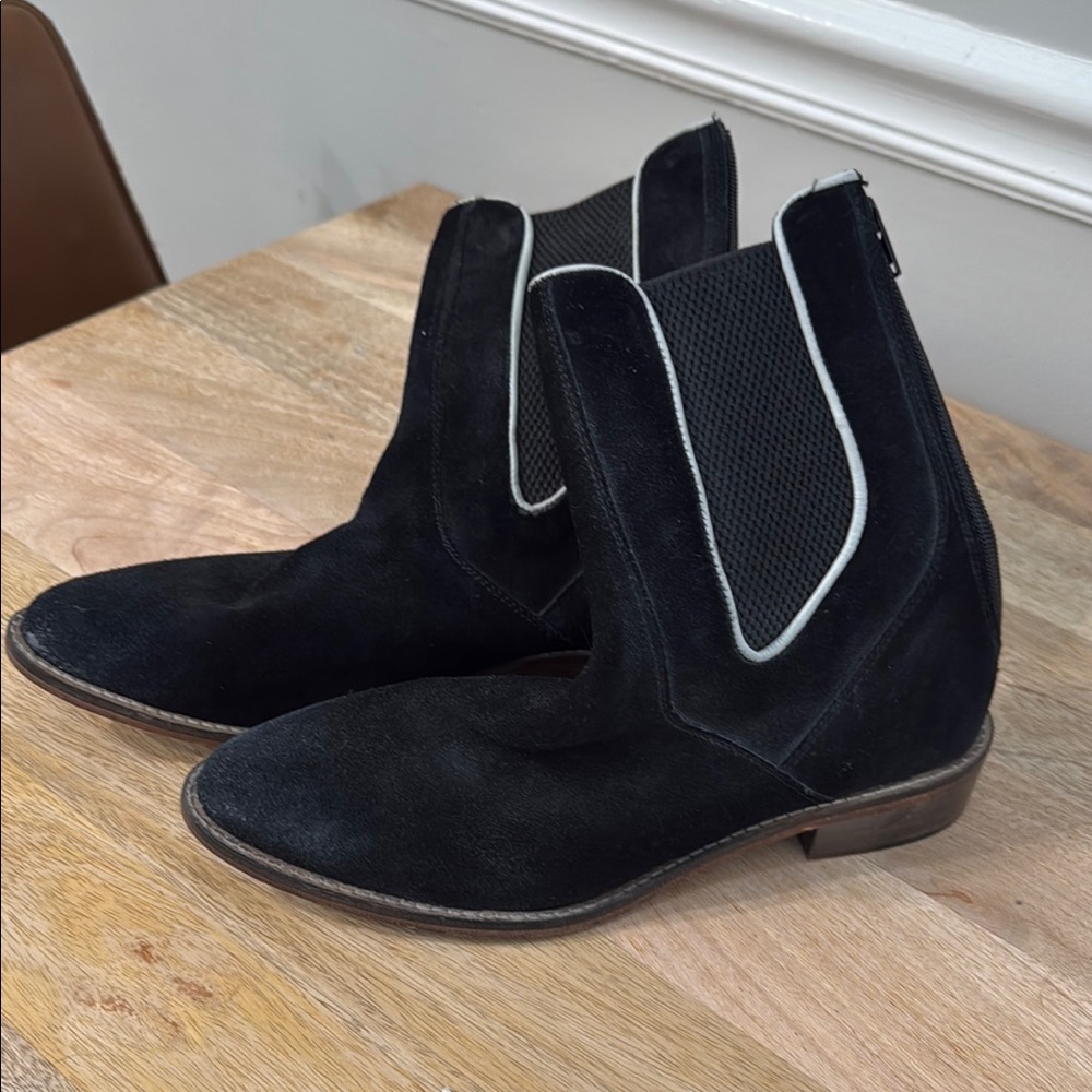 Free People Blackburn Chelsea suede ankle boots NWOT